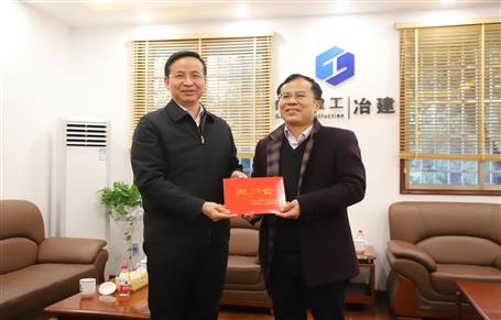 柳州市副市長朱富庭慰問公司拔尖人才廖立波、潘偉華